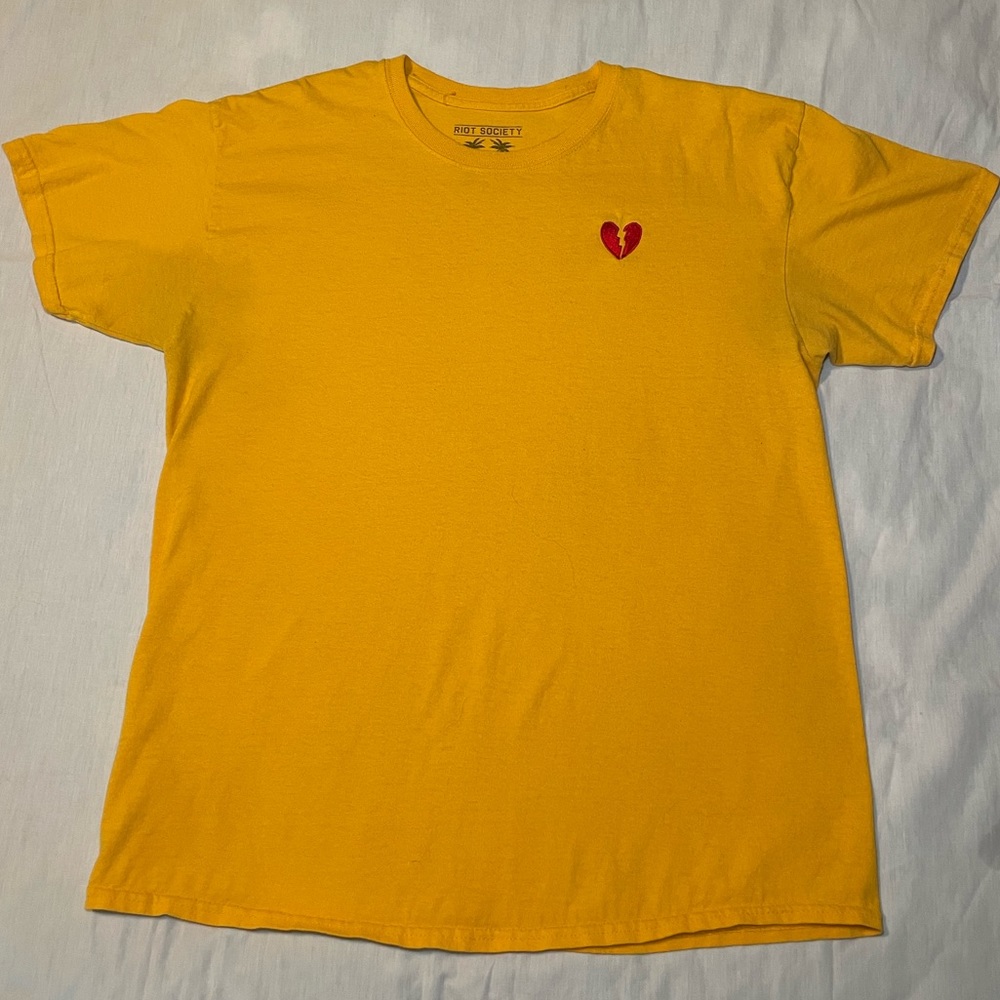 Riot Society Size Large Short Sleeve T shirt